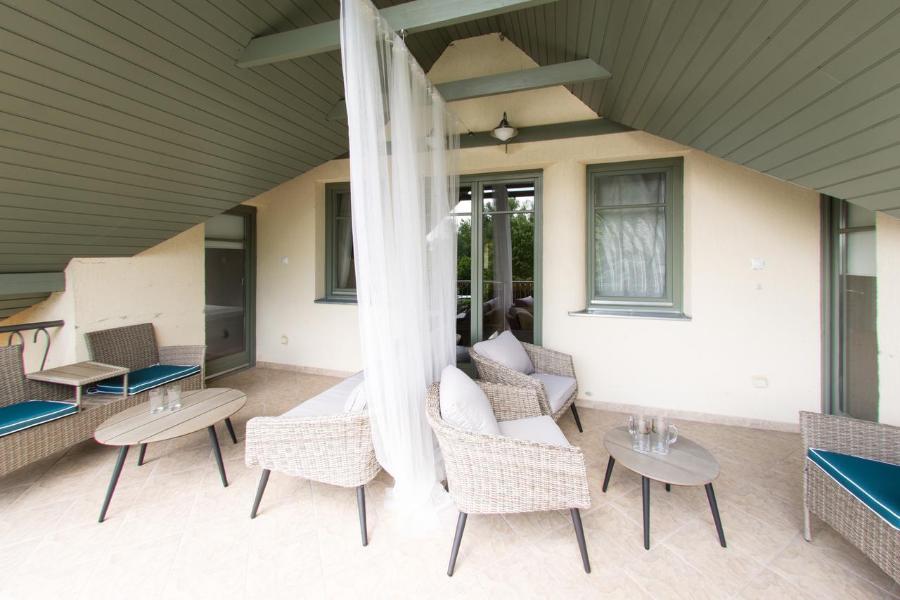 Villa Oliva Boutique Rooms Zamárdi Exterior foto